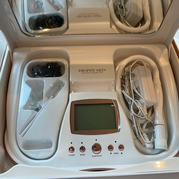 Trophy Skin Microderm MD *NEW PRICE!* Microdermabrasion System - Picture 5 of 5
